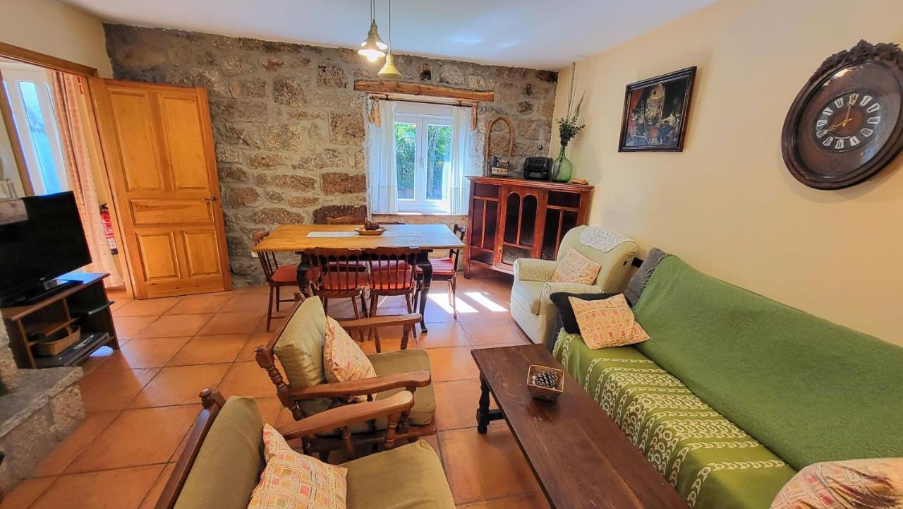 Conjunto Entre Acebos Guest House Sotillo de Sanabria ภายนอก รูปภาพ