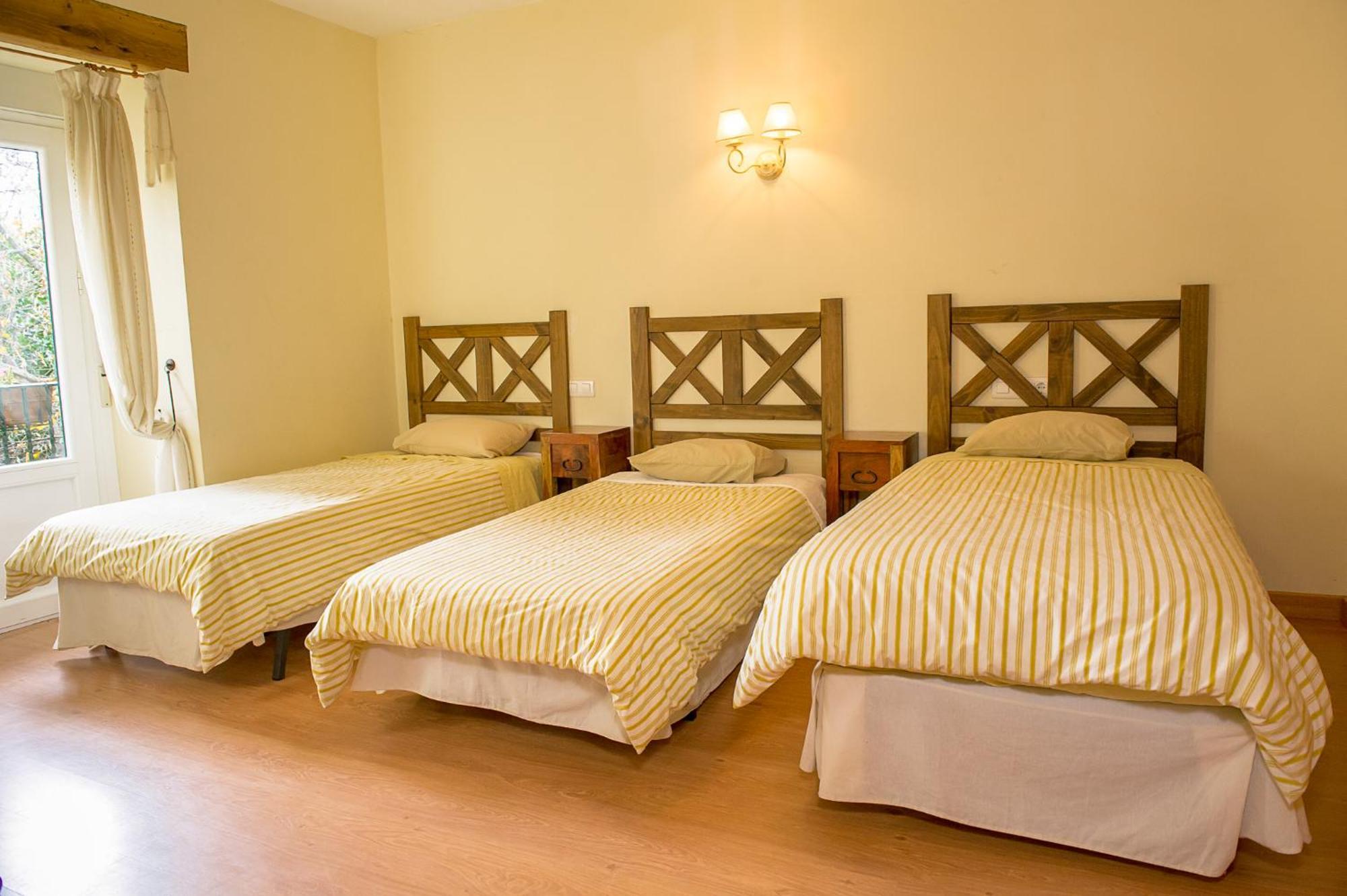 Conjunto Entre Acebos Guest House Sotillo de Sanabria ภายนอก รูปภาพ