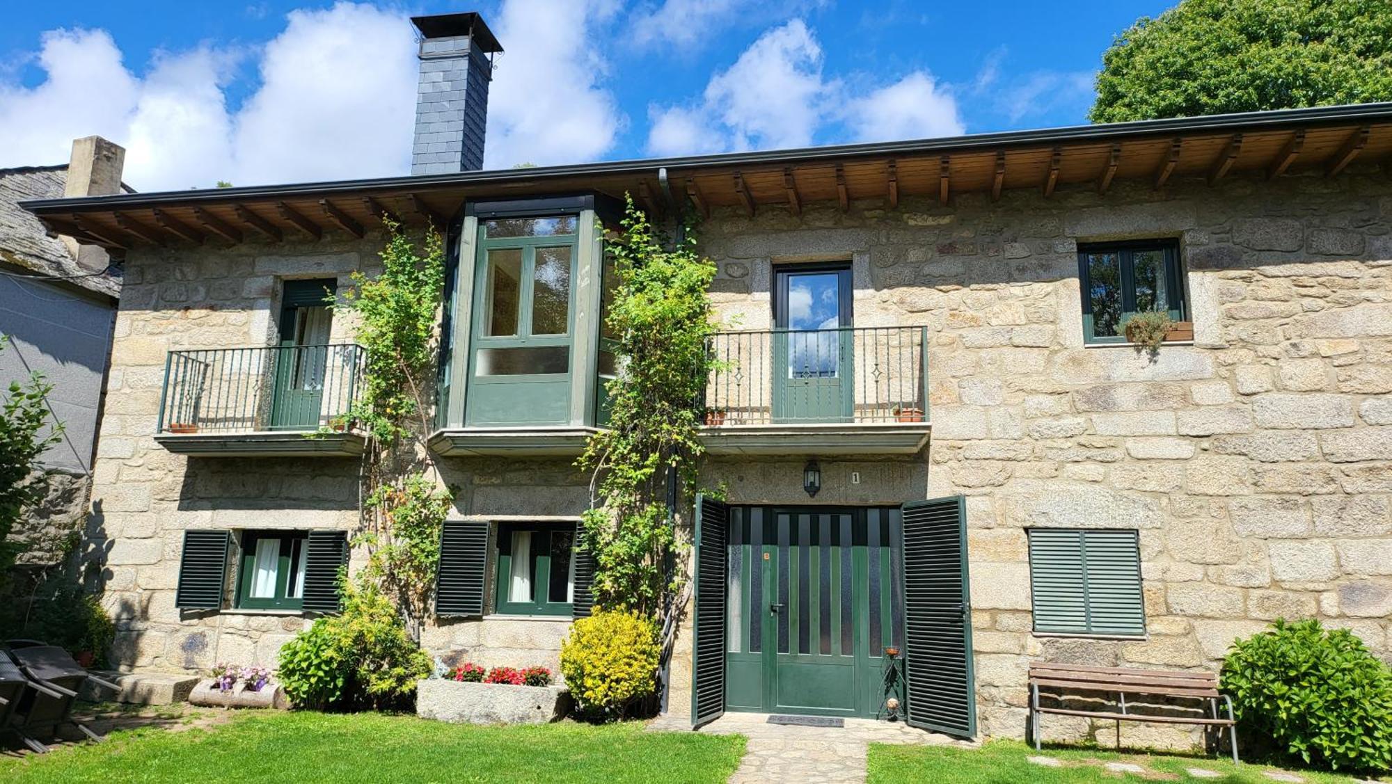 Conjunto Entre Acebos Guest House Sotillo de Sanabria ภายนอก รูปภาพ